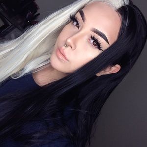 24” BLACK & WHITE STRAIGHT SPLIT DYE LACEFRONT WIG